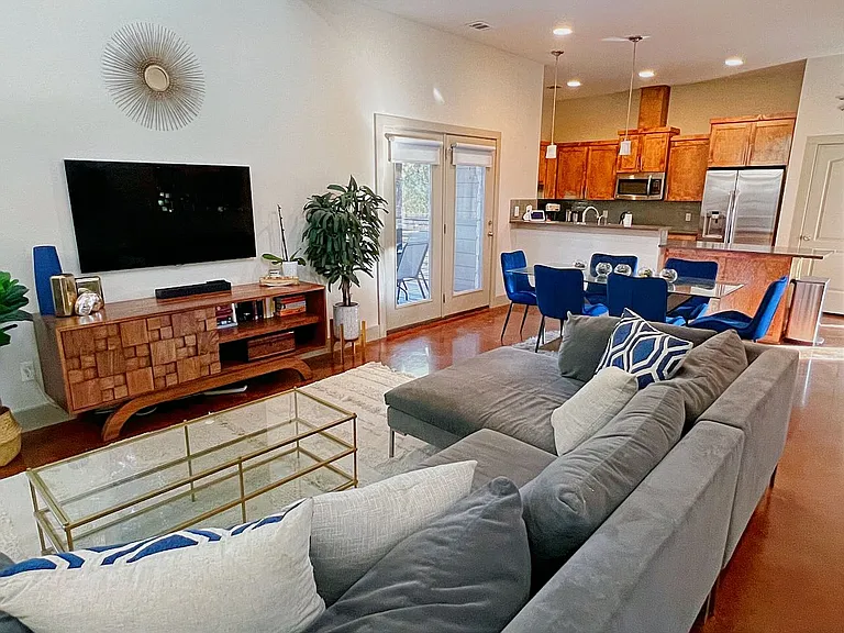 907 Cardinal Ln — Photo 17