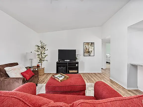5804 Sundale Ave — Photo 6