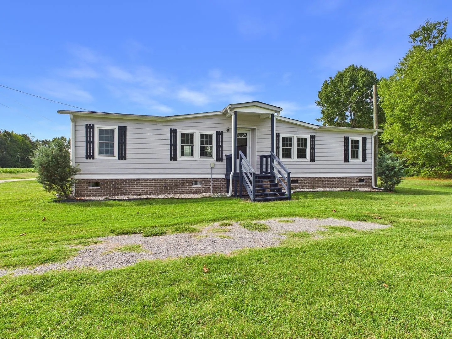 3 bed, 2.0 bath, $1,150 — Photo 2