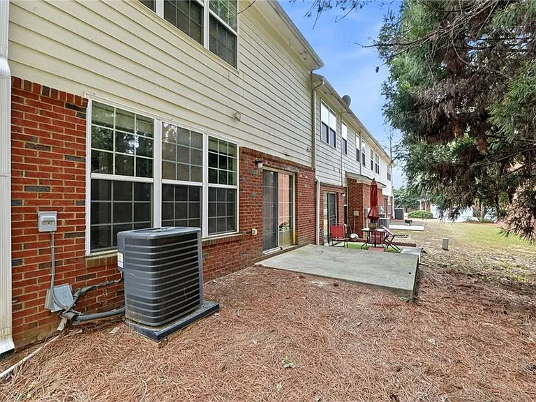1006 Ivydale Cir — Photo 28