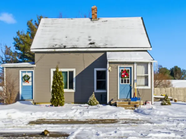 63 Dexter Road, Corinna, ME 04928