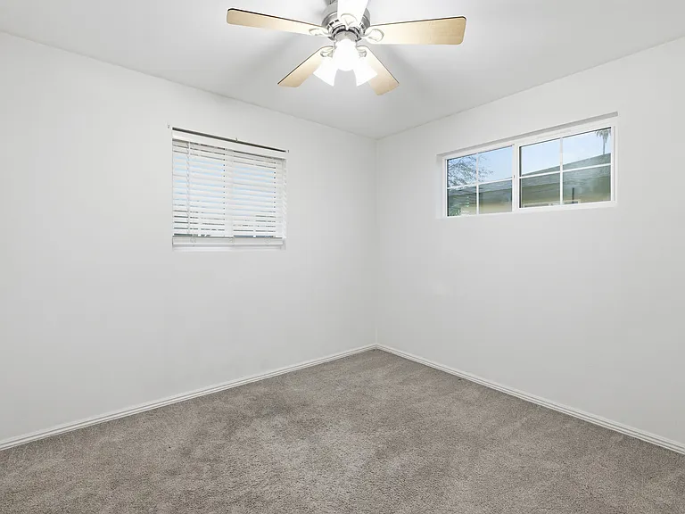1901 N 48th Pl — Photo 15