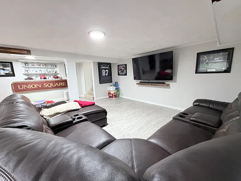 28 Houghton St #1 — Photo 20