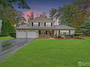 26 Appleby Ln, East Brunswick, NJ 08816