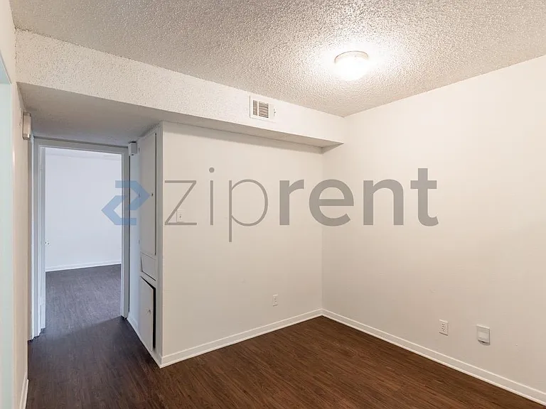 2906 Sweeney Ln #C — Photo 7