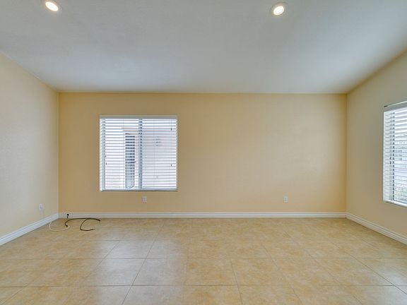 5th image of 744 Gritty Garnet Ave