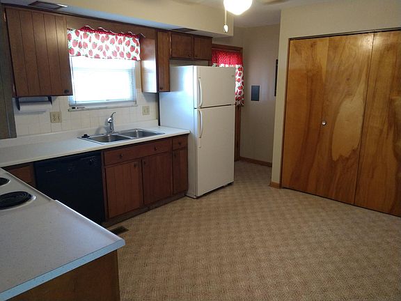 5th image of 1619 Division Street Ext