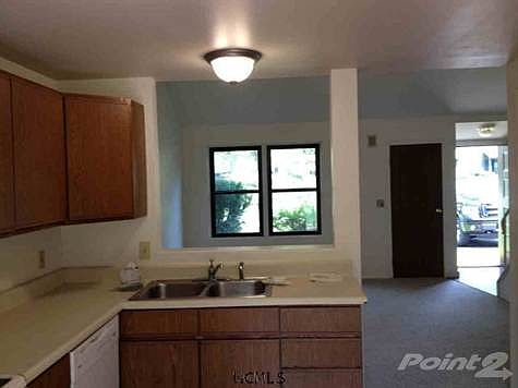 5th image of 19 Elizabeth Ln