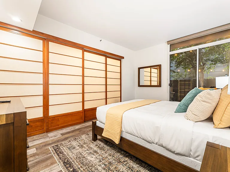 600 W 9th St #115 — Photo 31