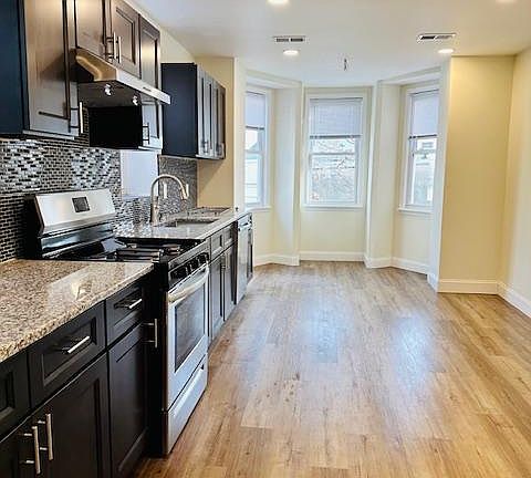 2nd image of 1504 Moore St Floor 2