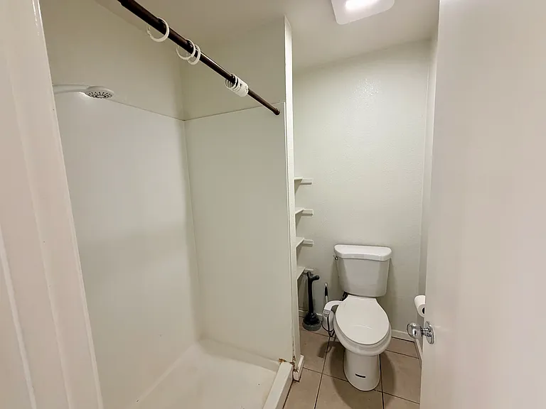 572 Mananai Pl #20-D — Photo 9