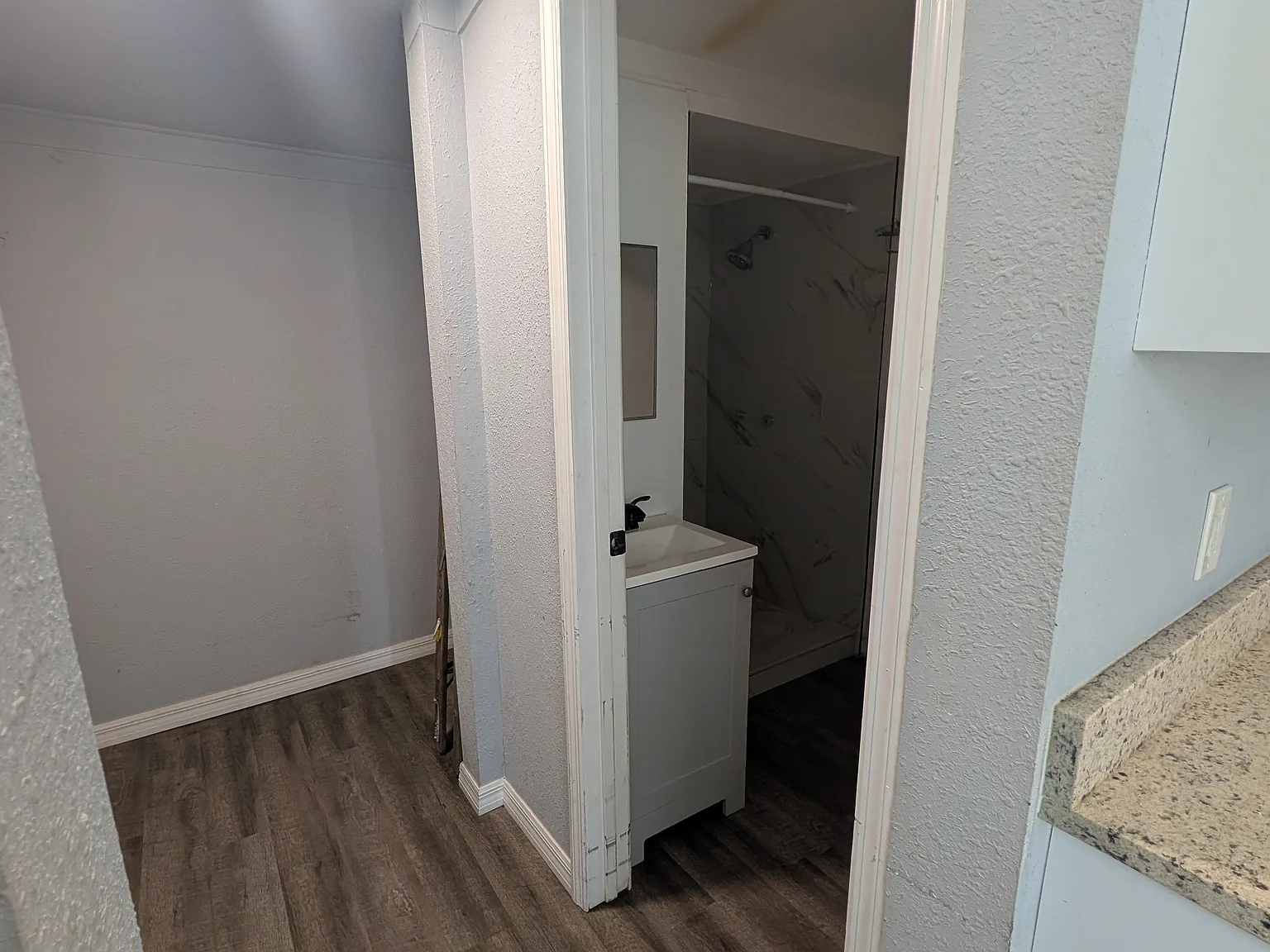 Studio, $1,300 — Photo 4