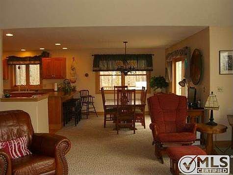 5th image of 1916 Country Ln