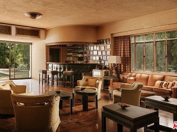 4th image of 10934 Bellagio Rd