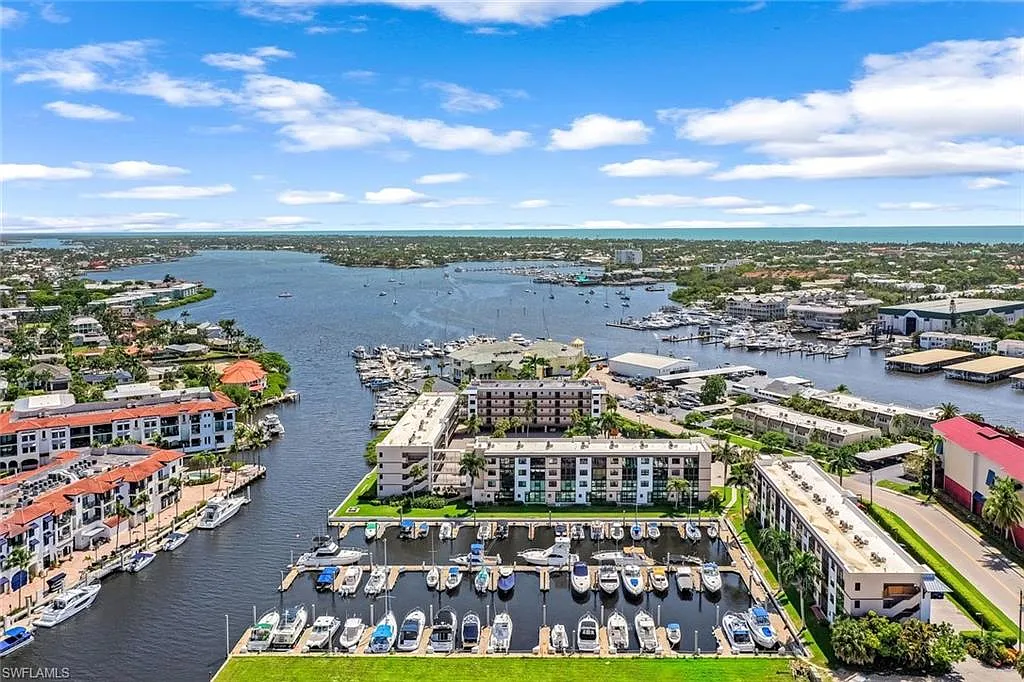 1 bed, 2.0 bath, 1100 sqft, $5,250 — Photo 1