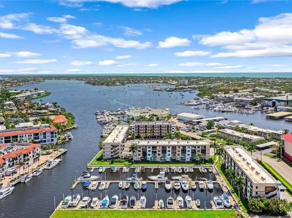 807 RIVER POINT DR #102D, NAPLES, FL 34102