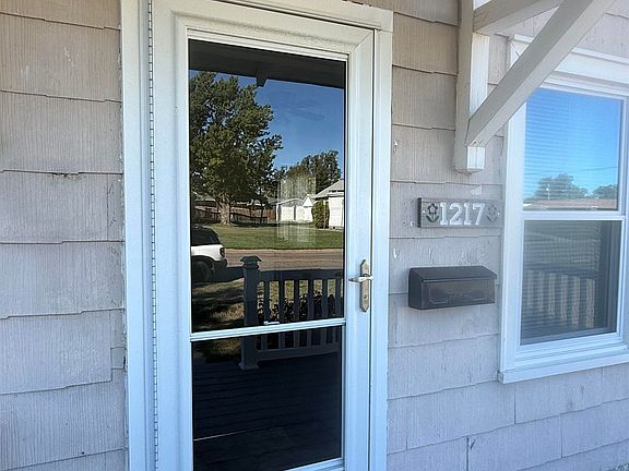 3rd image of 1217 Carroll Ave