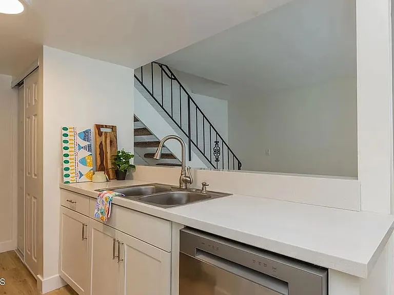 2603 N Yardarm Ave — Photo 11