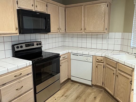 4th image of 2086 E Niles Ave