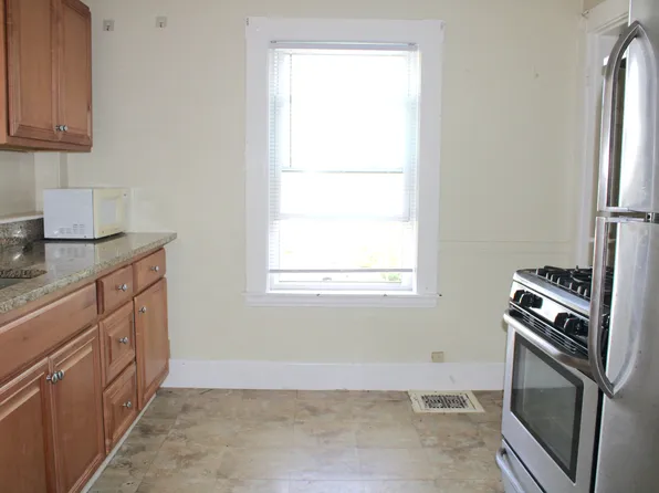 14 Pond St #2R, Beverly, MA 01915