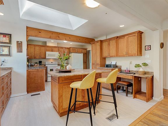 5th image of 3615 Doncaster Dr