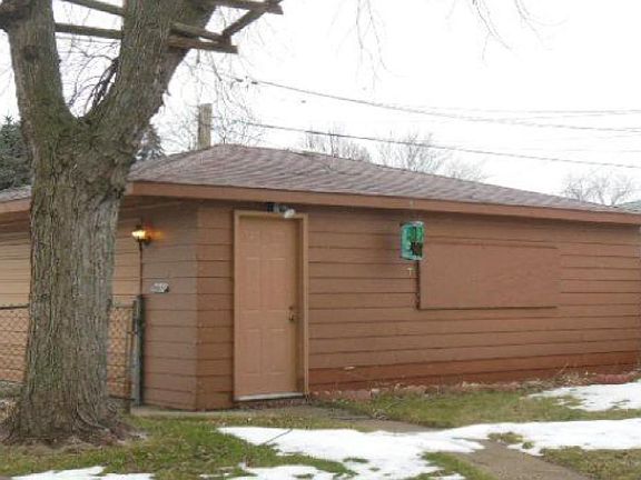 3rd image of 14201 S Wallace Ave