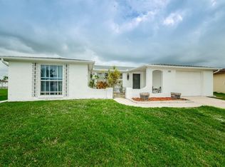 2036 Norfolk Dr, Holiday, FL 34691