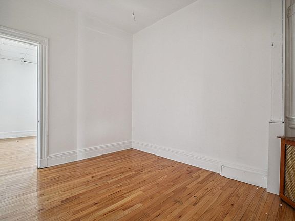 3rd image of 83A Palisade Ave APT 2