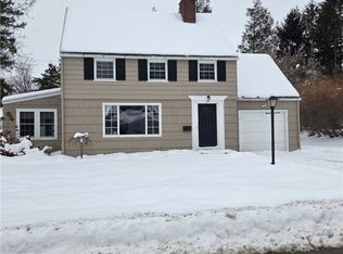 26 Bedford Dr, Whitesboro, NY 13492