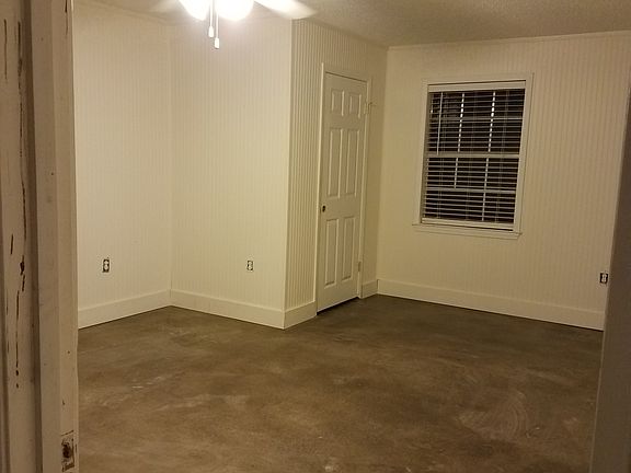 3rd image of 2300 Merle Cir