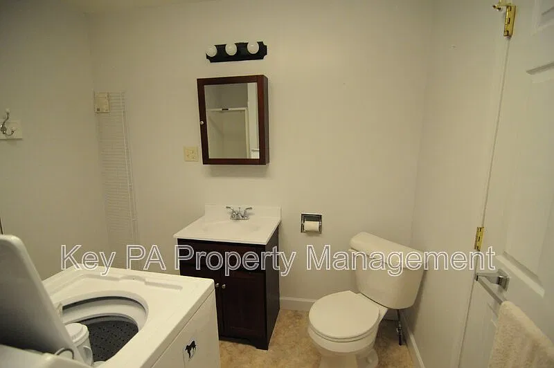3 bed, 2.0 bath, $1,650 — Photo 2