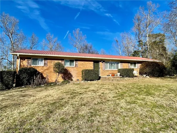 4122 Potomac Dr, Trinity, NC 27370