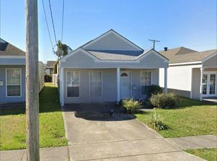 2104 Newton St, Gretna, LA 70053