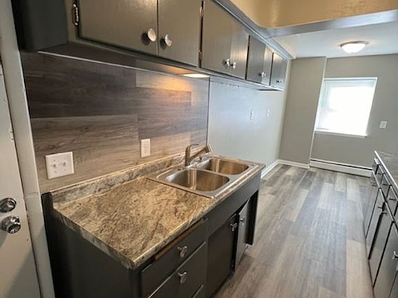 2nd image of 716 Como Ave APT 3