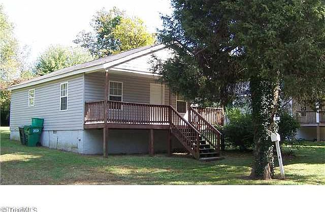 1st image of 214 Hoskins St