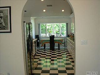 2nd image of 315 Bay Dr