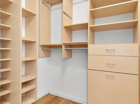 333 East 53rd Street image 5 of 11