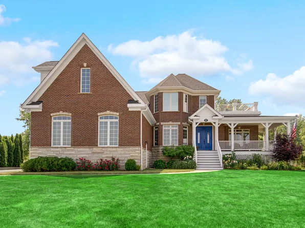 1909 Stone Dr, McHenry, IL 60051