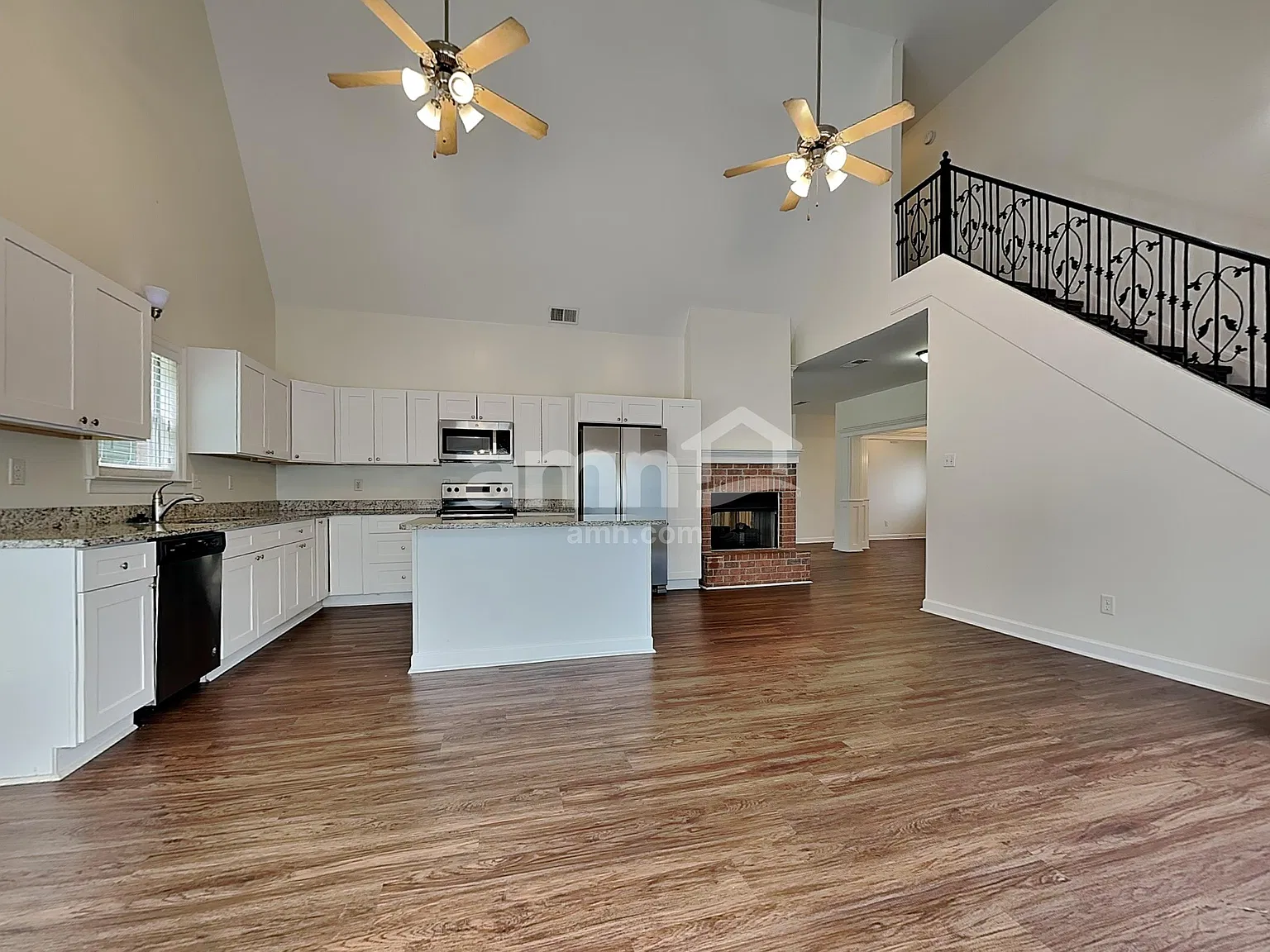 5 bed, 3.0 bath, 2819 sqft, $2,795 — Photo 3