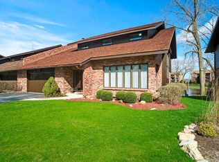 32 Lucas Dr, Palos Hills, IL 60465