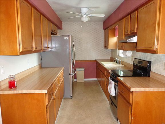 4th image of 2496 Stratford Ln