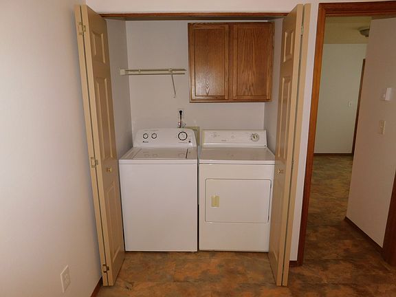 Lower Unit Laundry