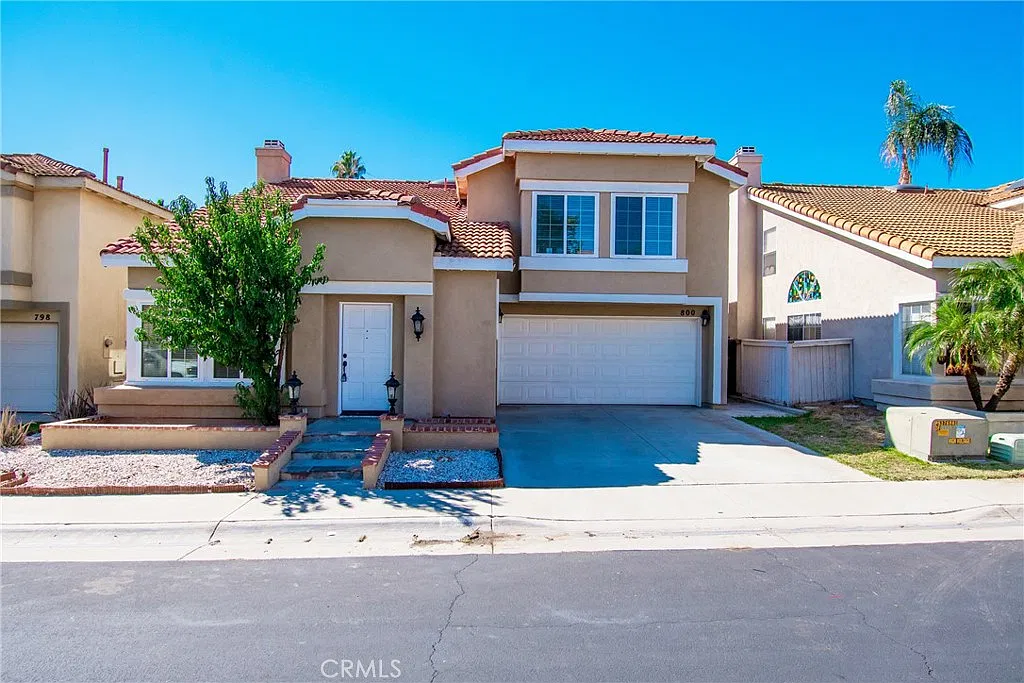 4 bed, 1672 sqft, $3,600 — Photo 2
