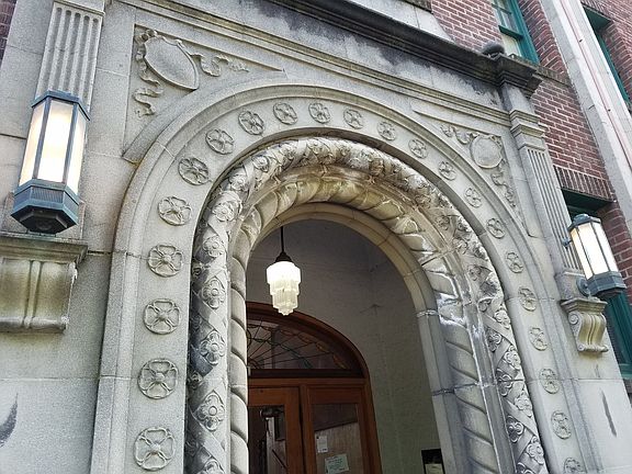 2nd image of 911 SE 60th Ave APT 103