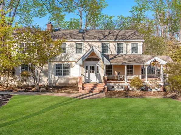 91 Hampshire Hill Rd, Upper Saddle River, NJ 07458