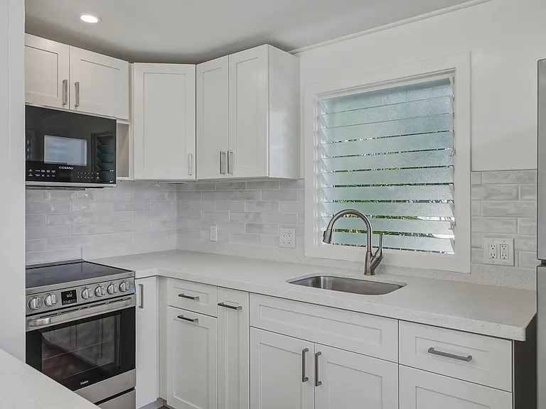Airflow with window by sink.
