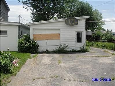 3rd image of 409 Western Ave