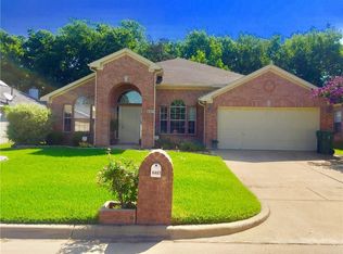 6407 Saint Leonard Dr, Arlington, TX 76001