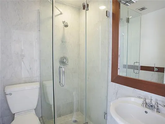 Sold by Avenue Sotheby's International Realty | media 17