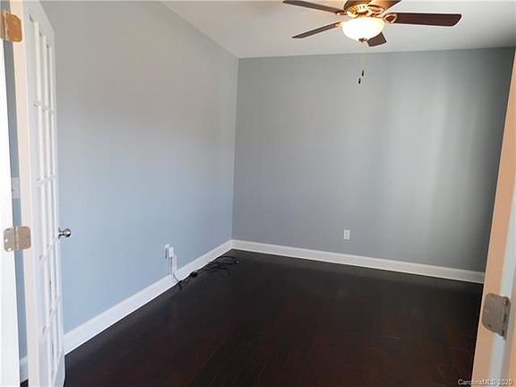 2nd image of 160 Kentmere Ln